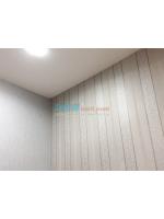 ตัวอย่างตกแต่งห้อง ด้วยวอลเปเปอร์ลายพื้น และลายหลุยส์ สีเทา หมู่บ้านโกลเด้น ทาวน์