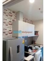 ผลงานติดวอลเปเปอร์ลายก้อนอิฐ สีน้ำตาลม่วง ย่านรัชดา