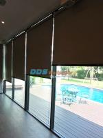 ตัวอย่างผลงานติดม่านม้วน สีเทา หมู่บ้านพฤกษ์ภิรมย์ รีเจ้นท์