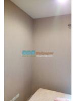 ผลงานติดวอลเปเปอร์ลายพื้นเรียบ สีครีม ย่านรัชดา