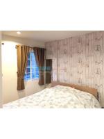 ตัวอย่างติดวอลเปเปอร์ลวดลายไม้เก่า ที่คอนโดทิวลิป ย่านสาย4