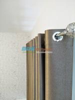 หมู่บ้านกลางเมืองย่านสวนหลวง ติดตั้งผ้าม่าน สีน้ำตาลทอง