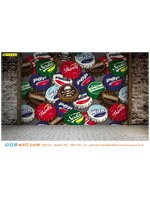 วอลเปเปอร์ติดผนังภาพวิว ผ้าแคนวาส ลายวัยรุ่น กองฝาเครื่องดื่มสมัยเก่าวางทับกันหลากสี ยี่ห้อเครื่องดื่มคือจุดเด่นทั้งหมดของภาพ ไม่ช้ำใคร