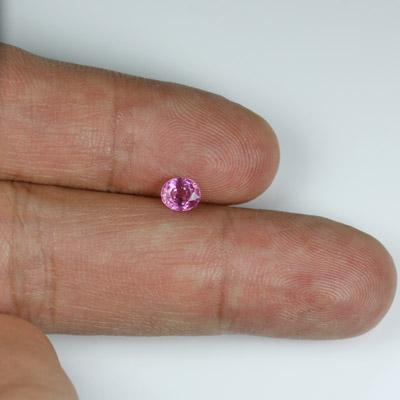 แซปไฟร์สีชมพู (Pink Sapphire) 0.57 กะรัต สีชมพู ประกายดี น่ารัก
