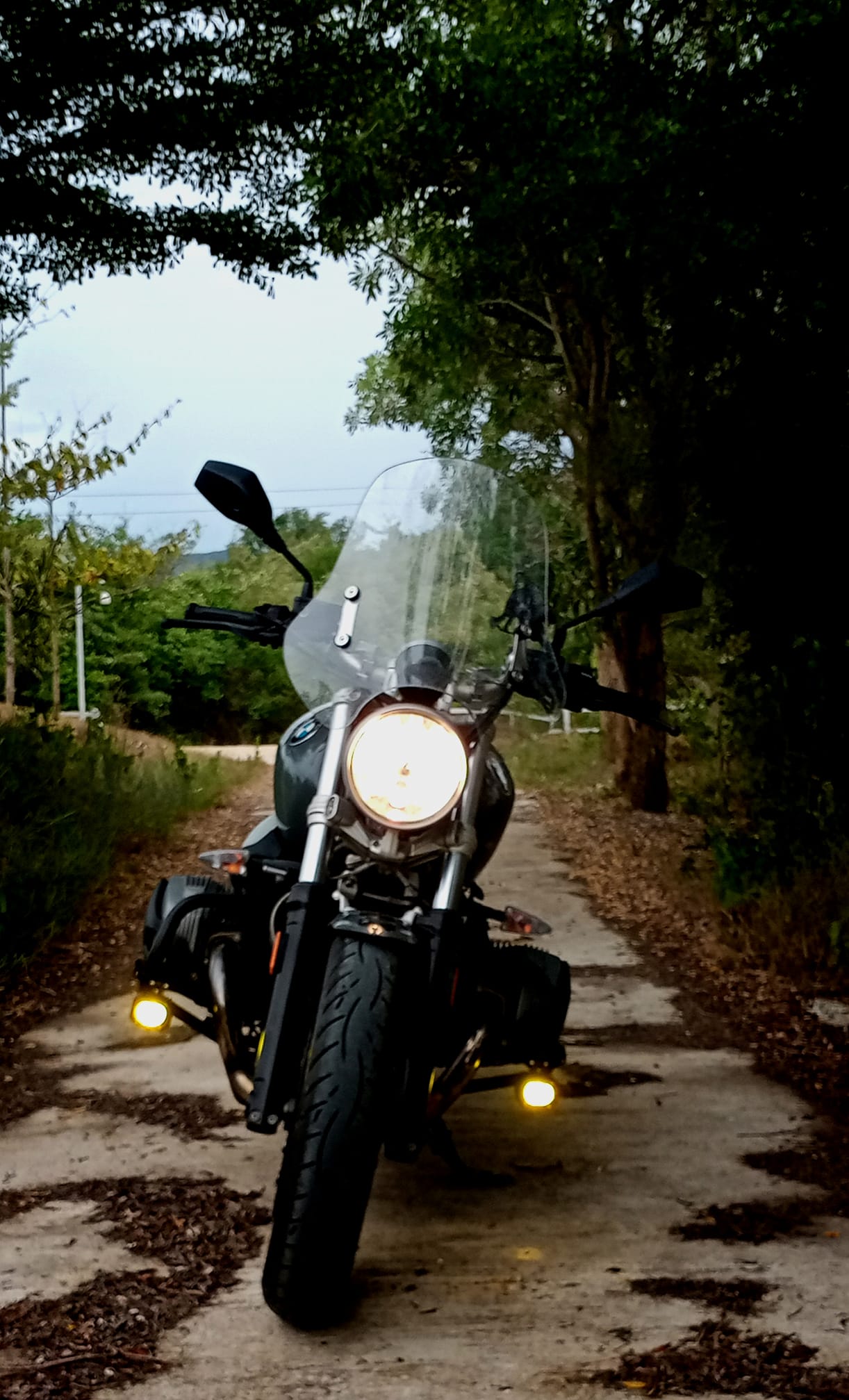 ชิวหน้า ไฟกลม ทรงสูง 47 ซม. สีใส