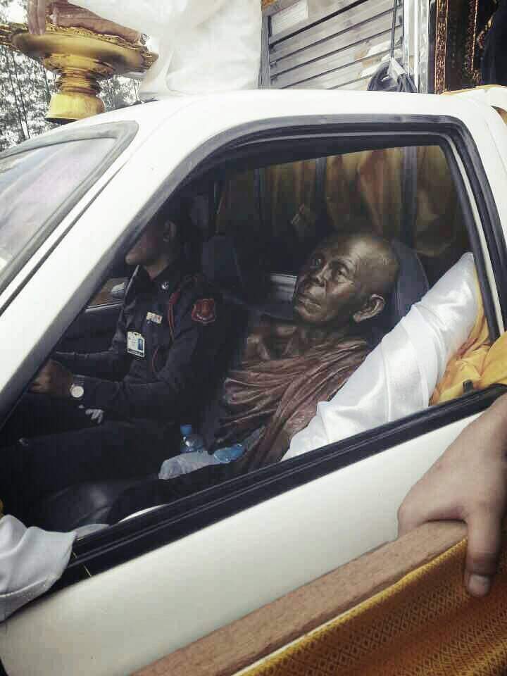 รูปหล่อ หลวงพ่อคูณ ของ อาจารย์ สันติ พิเชฐชัยกุล