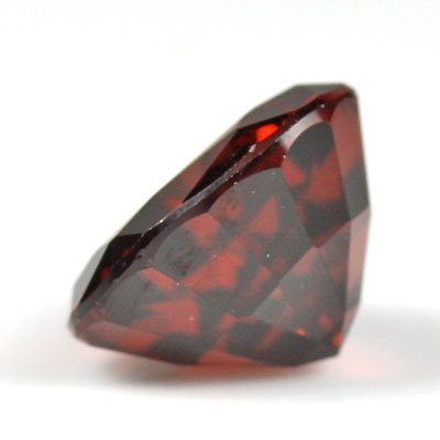 **ขายแล้ว**โกเมนสีเเดงอมม่วงหรือโรโดไลท์ (Rhodolite Garnet) 1.79 กะรัต รูปร่างดี ไฟดี