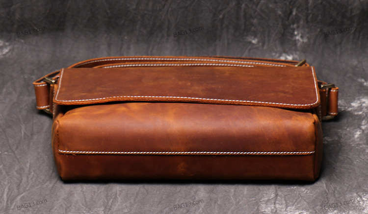 กระเป๋าสะพายข้างผู้ชาย กระเป๋าหนังผู้ชาย รหัส A024