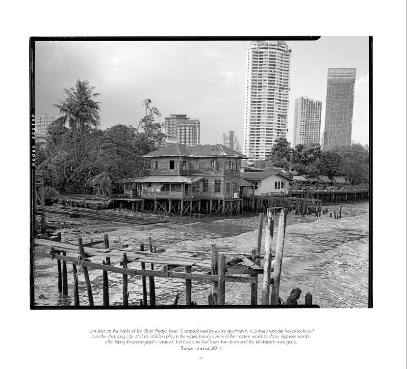 Riverbooks หนังสือประวัติศาสตร์ : Vanishing Bangkok - The Changing Face of the City By RiverBooks