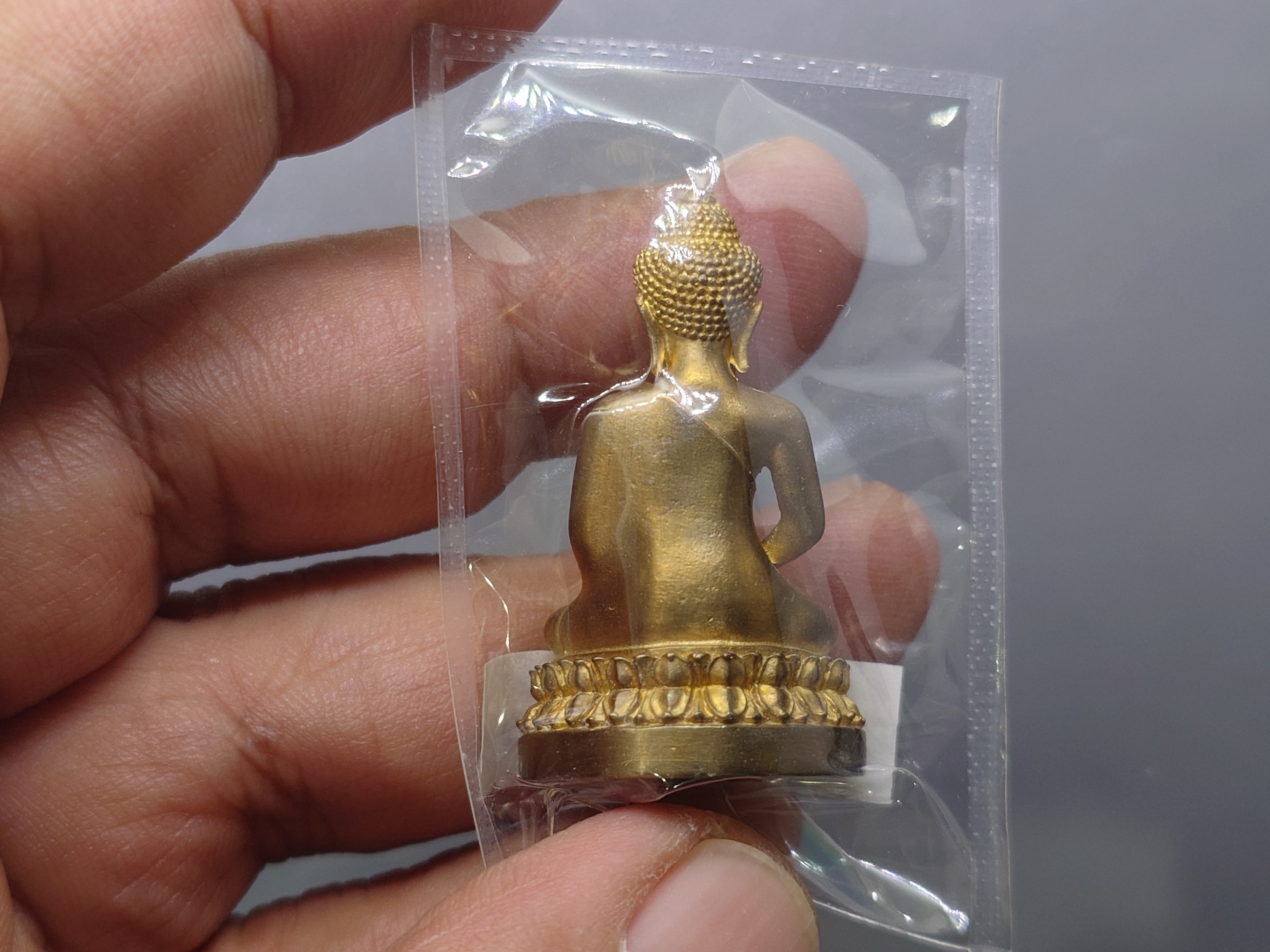 พระนิรันตราย สำนักงานตำรวจแห่งชาติ เนื้อสัมฤทธิ์ (เฉพาะข้าราชการตำรวจ) ปลุกเษก ณ วัดบวรนิเวศวิหาร ปี2555 พร้อมใบเซอร์ กล่องเดิม