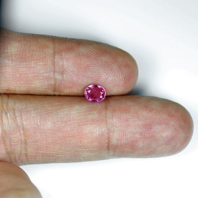 **ขายแล้ว** แซปไฟร์สีชมพู (Pink Sapphire) 0.60 กะรัต สีชมพูหวาน น่ารัก