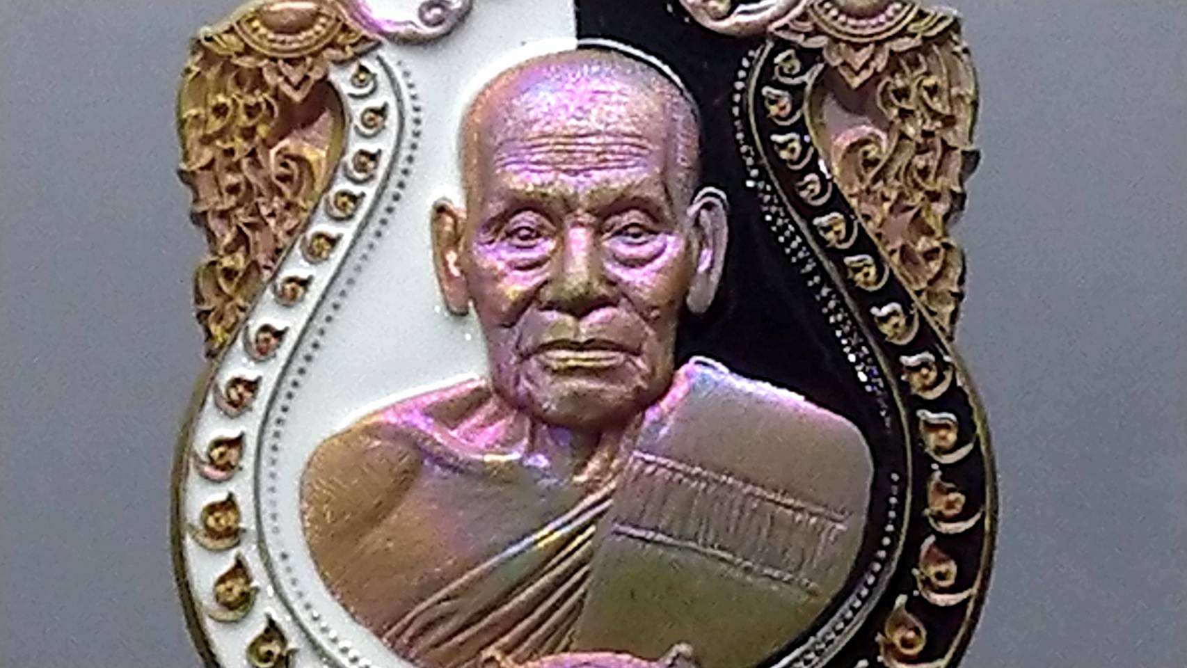 เหรียญเสมาเสือคาบดาบ รุ่น2 เนื้อชนวน ลงยาหยิน หยาง หลวงพ่อพัฒน์ วัดห้วยด้วน โคท 70