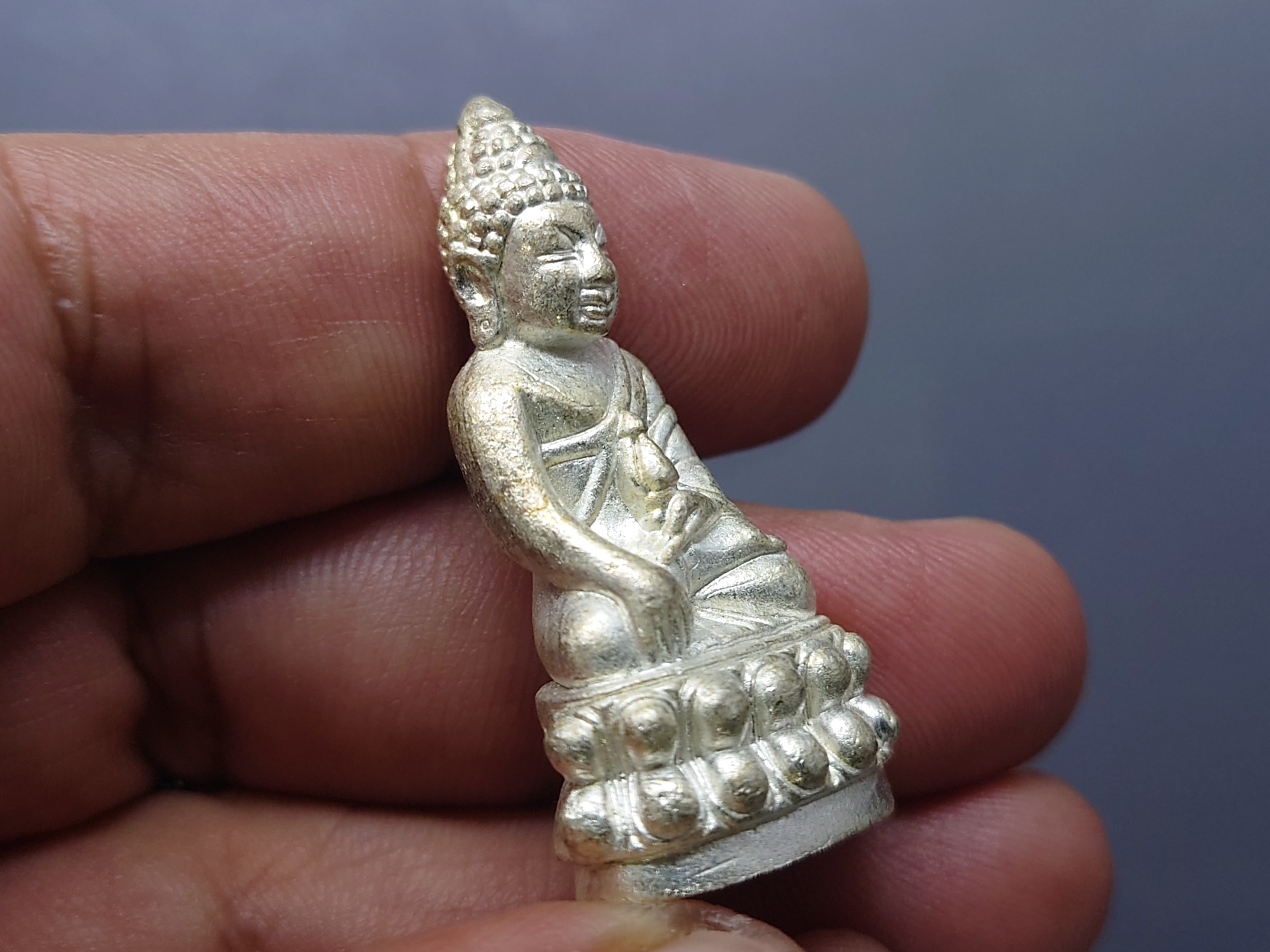 พระกริ่งหน้าไทยมหามงคล 7 รอบ สมเด็จพระญาณสังวรฯ สมเด็จพระสังฆราช เนื้อนวะพรายเงินเงิน วัดบวรนิเวศวิหาร ปี2540 พร้อมกล่องเดิม ซีลเดิม