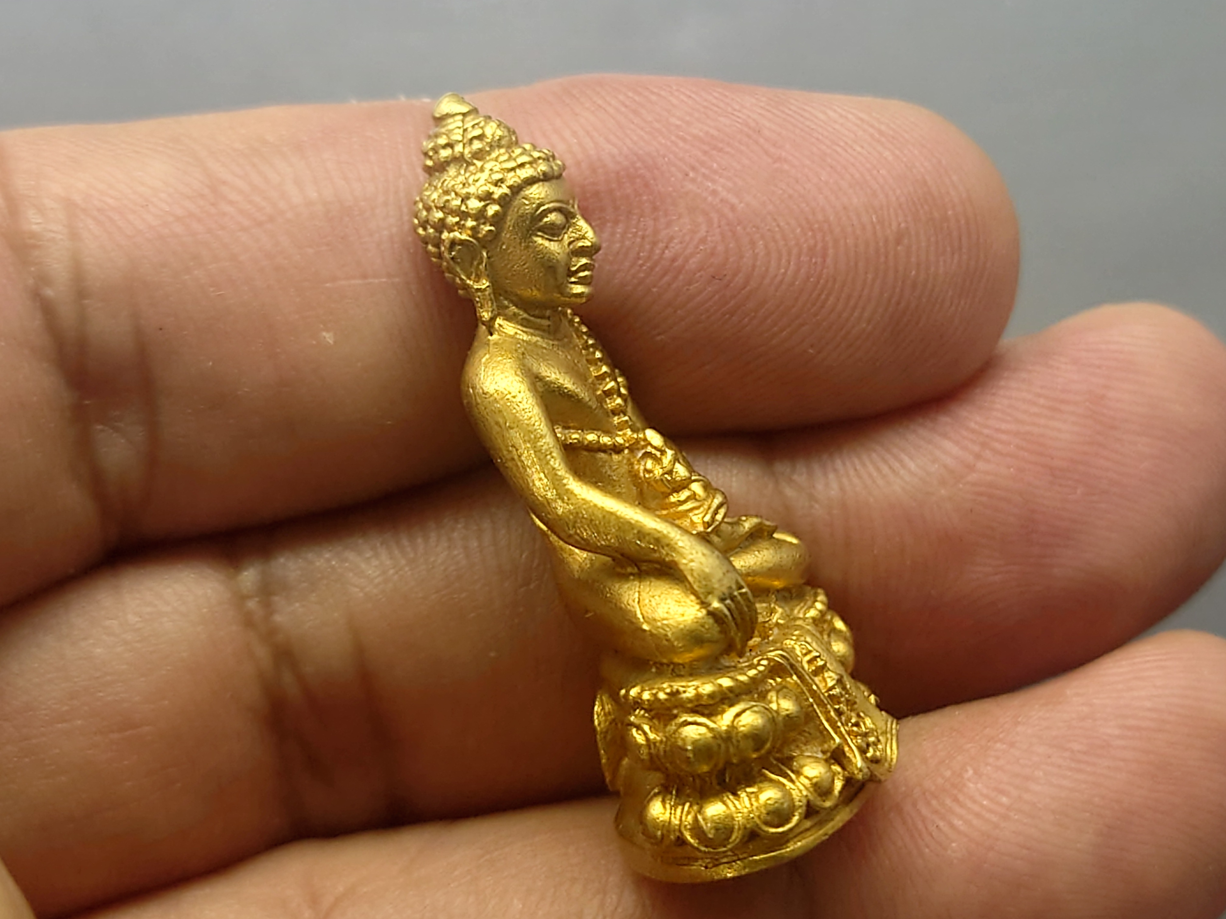 พระกริ่งคุ้มเกล้า เนื้อทองคำ(หนัก 2 บาท)หน้าไทย(ศิรากาศ) หายาก พ.ศ.2522 สภาพสวย