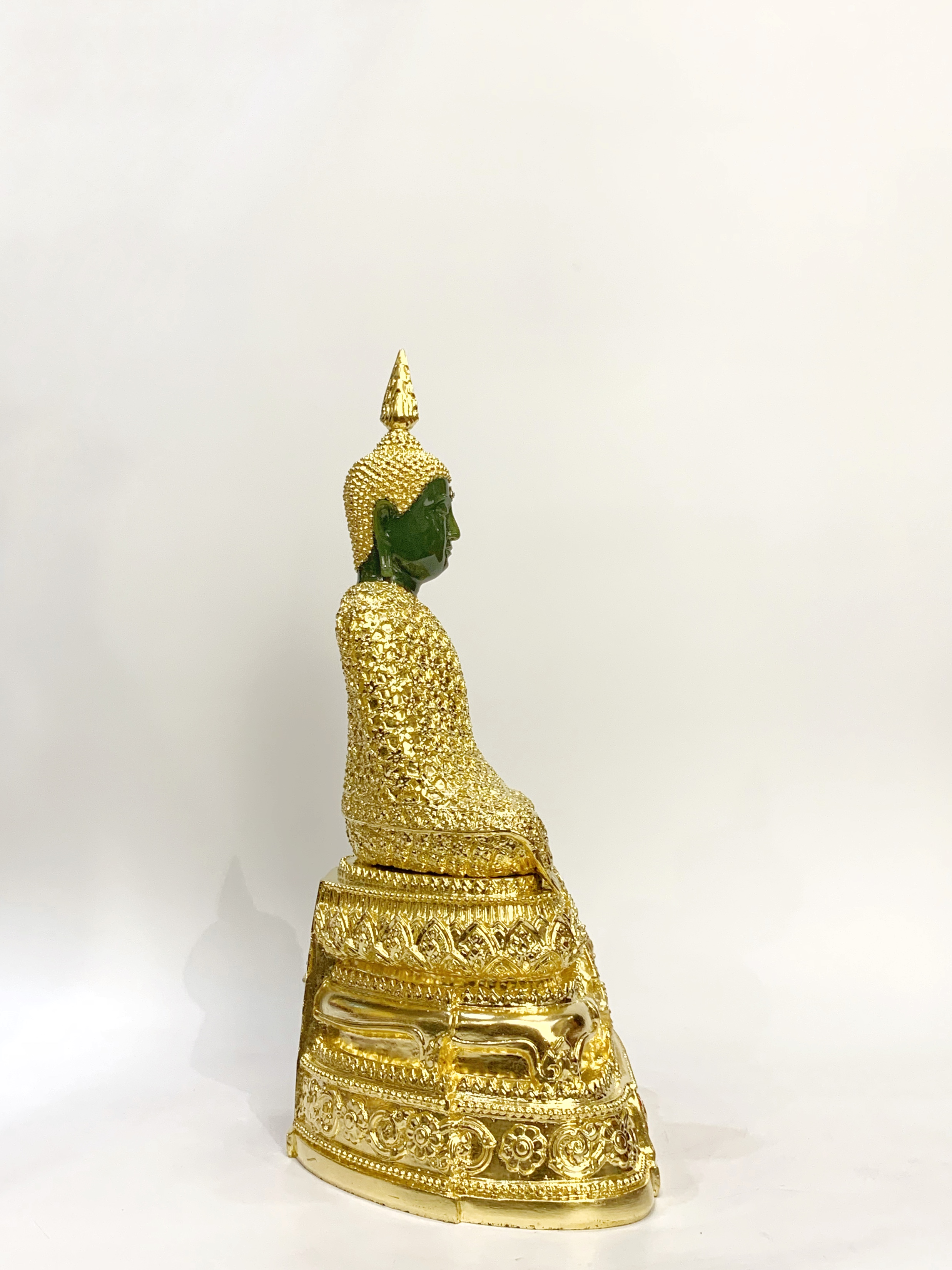 พระพุทธรูป พระแก้วมรกต ทรงเครื่องฤดูหนาว หน้าตัก 9 นิ้ว วัดพระศรีรัตนศาสดาราม ปี พ.ศ.2542