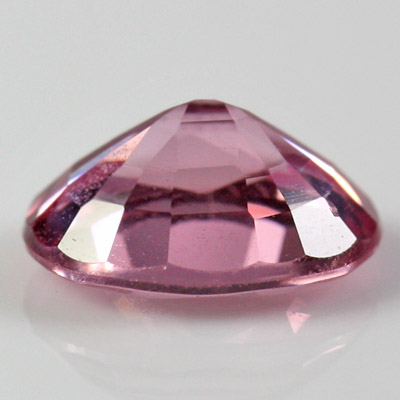 **ขายแล้ว** สปิเนลสีชมพู (Spinel) 0.78 กะรัต สีหวาน รูปร่างดี