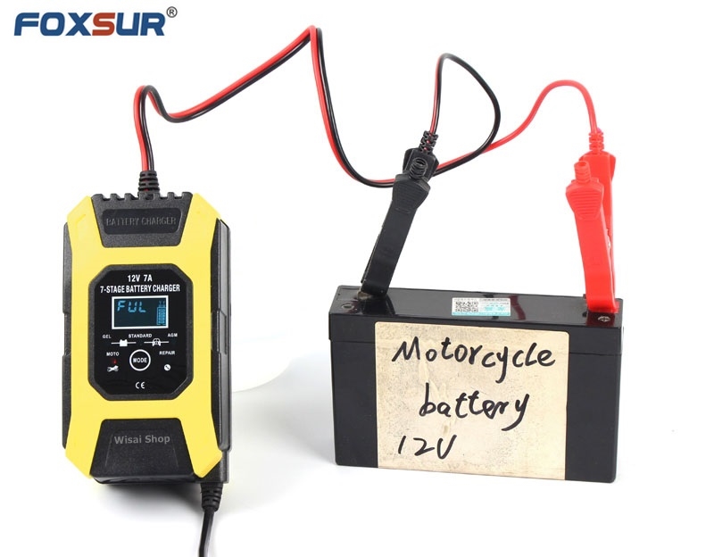 FOXSUR เครื่องชาร์จ 12V สลายซัลเฟตและฟื้นฟูแบตเตอรี่รถยนต์และรถจักรยานยนต์ Car/Motorcycle Smart Battery Charger / Pulse Repair Charger 12V 7A/ 6-120Ah รุ่น FBC1207D