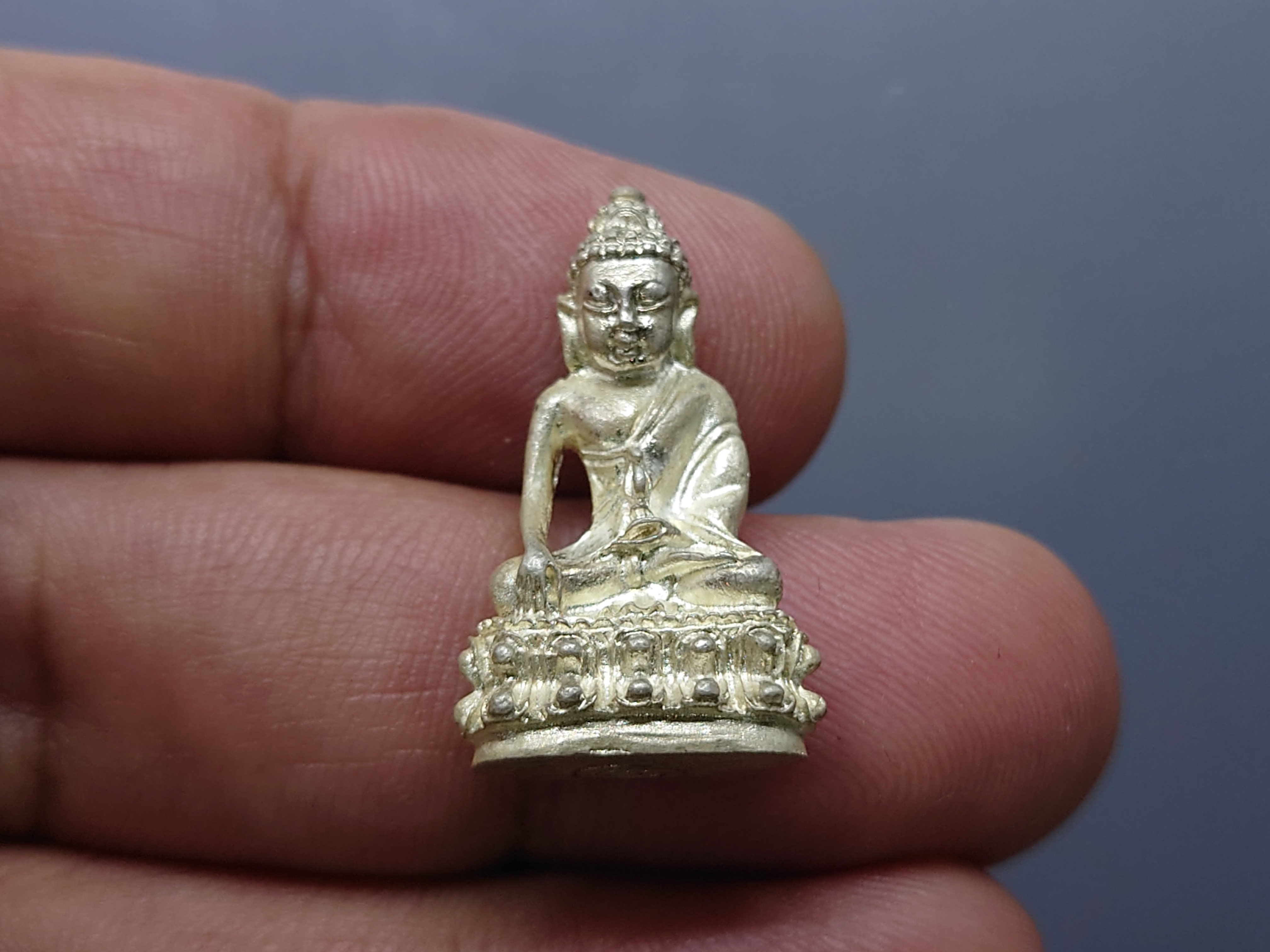 พระกริ่งพระชัยวัฒน์ ครบ 80 ปี กรมสรรพากร เนื้อเงิน สมเด็จพระญาณสังวร เสร็จเททอง วัดบวรนิเวศวิหาร พิธีปลุกเสก วัดพระแก้ว ปี2538 พร้อมกล่องเดิม