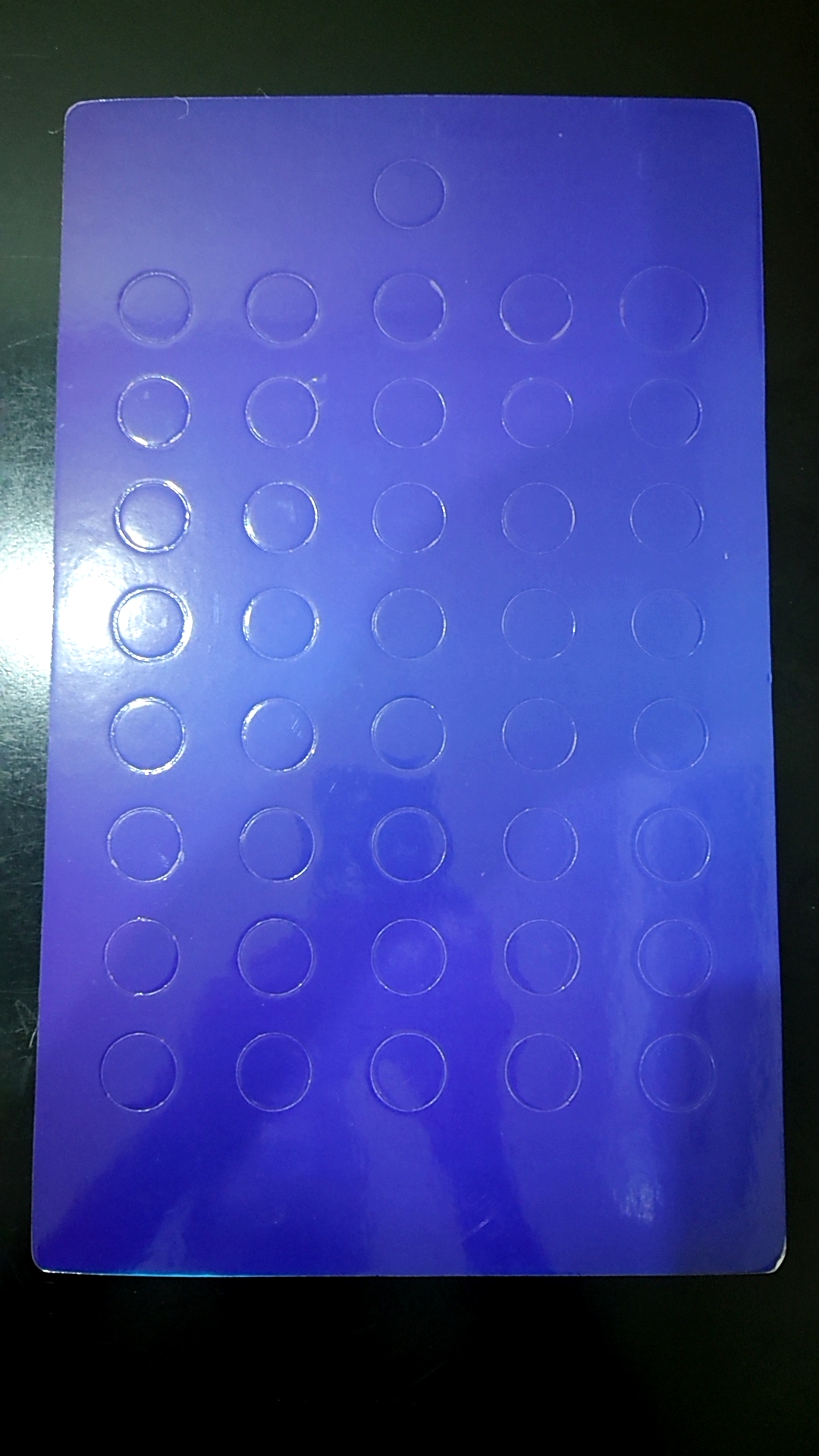 แผงใส่เหรียญ 2 บาท ที่ระลึก 41 วาระ สีน้ำเงิน ขนาด 35 x 21.5 เซนติเมตร