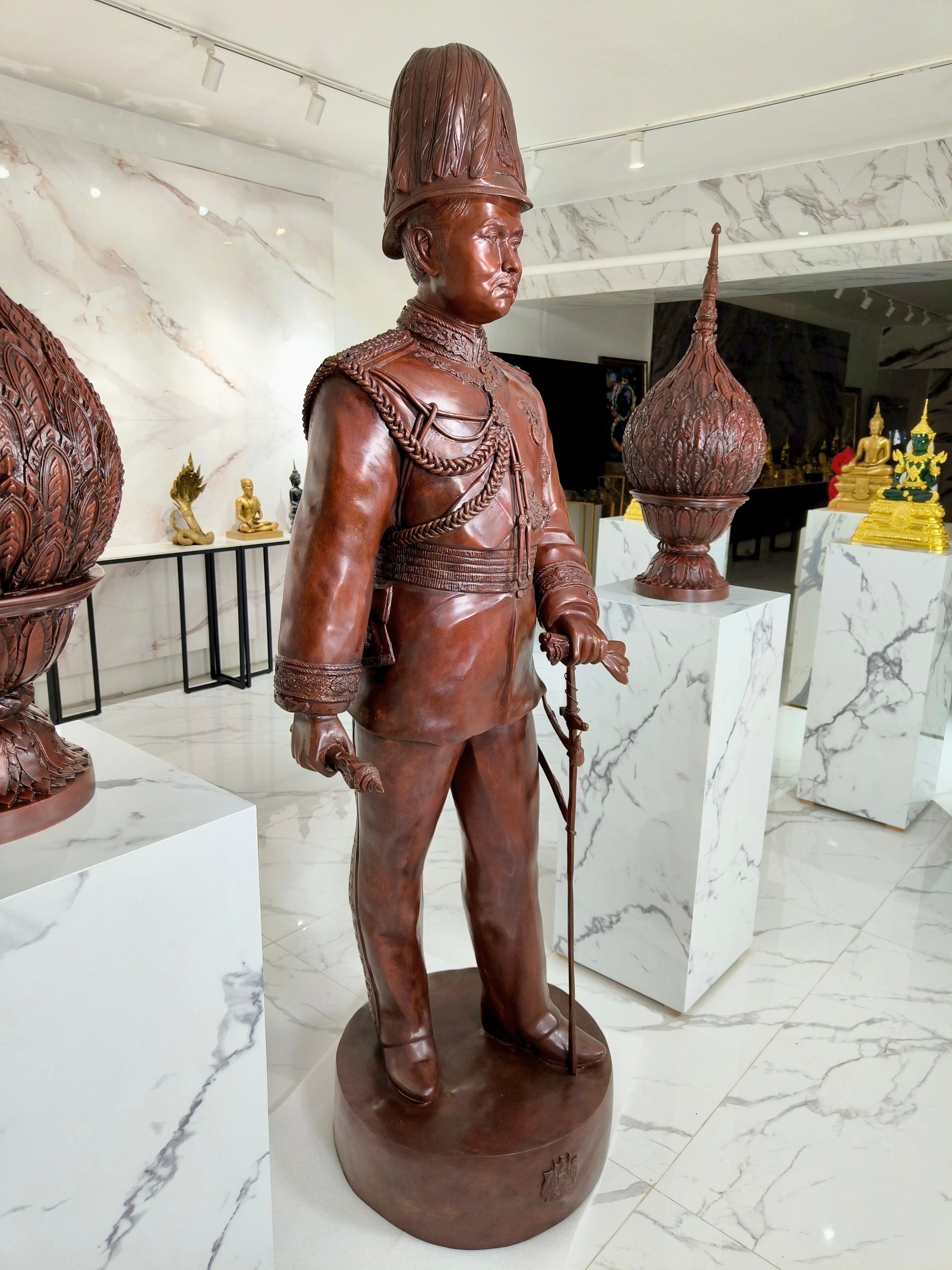 รูปหล่อ รัชกาลที่ 5 ร.5 สูง 2 เมตร พระปิยมหาราช พระบาทสมเด็จพระจุลจอมเกล้าเจ้าอยู่หัว