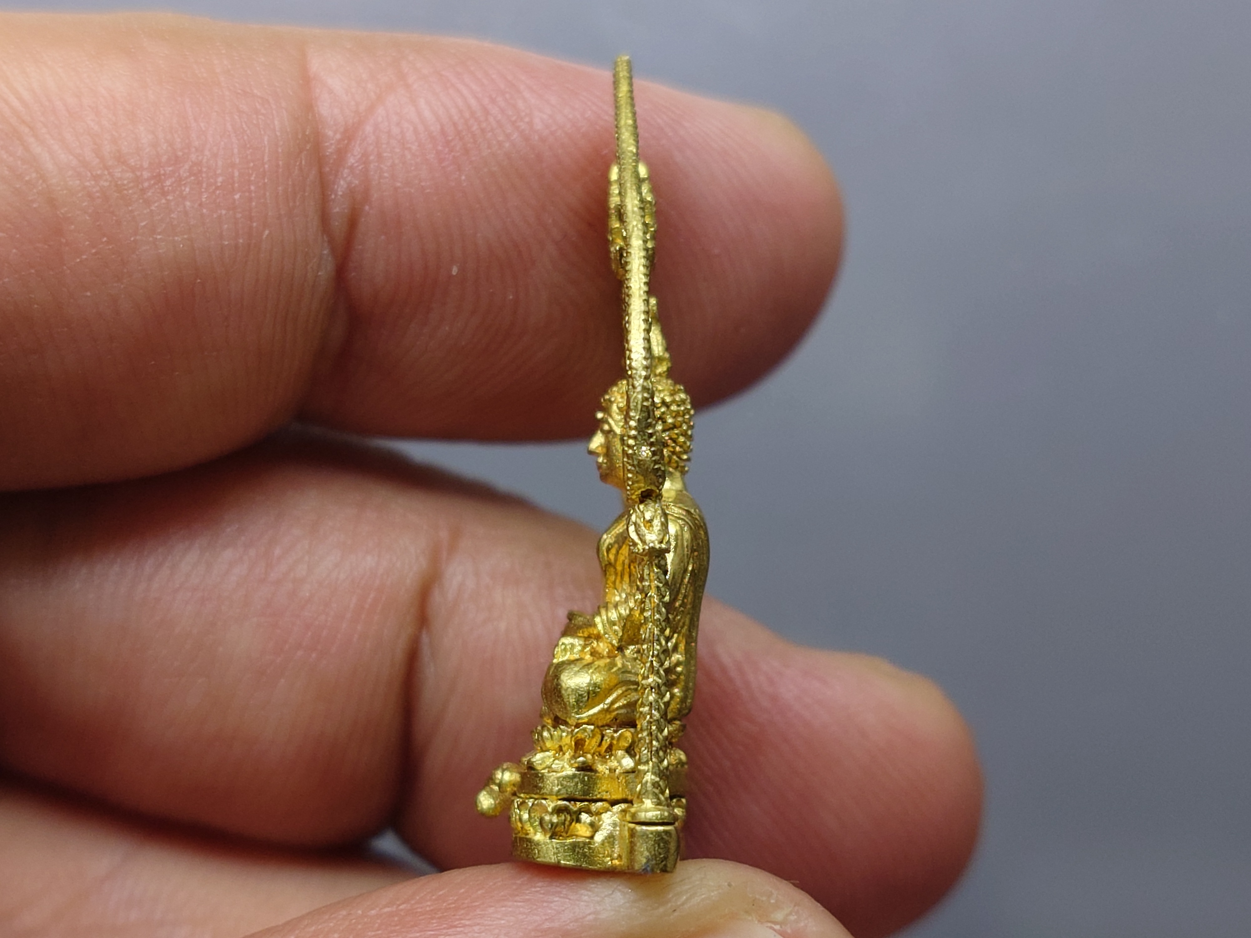 พระนิรันตราย เนื้อกาหลั่ยทอง วัดบวรนิเวศวิหาร ปี2542 พร้อมตลับเดิม