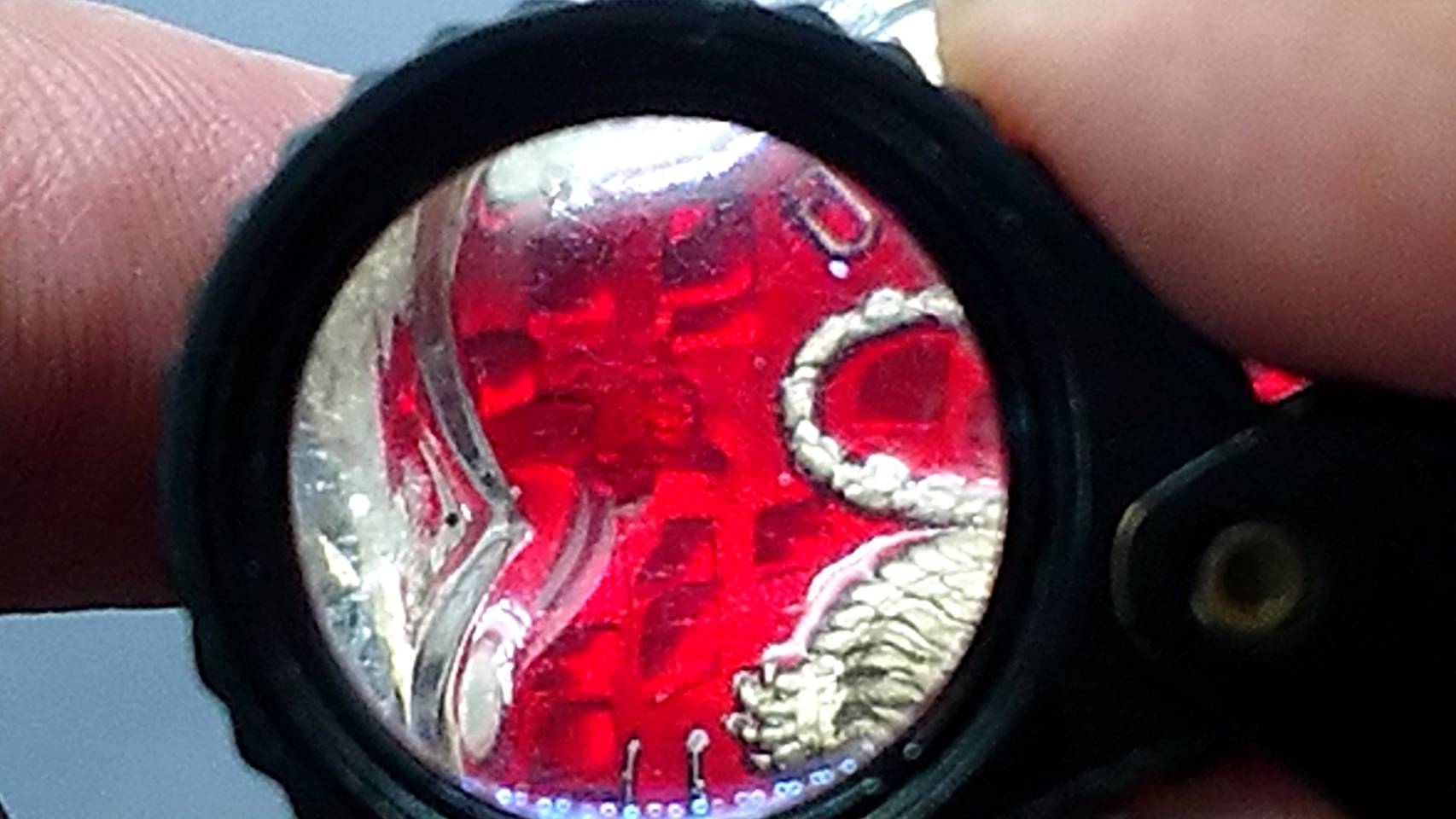 เหรียญเสมาเสือคาบดาบ รุ่น1 (แจกยกลัง)อัลปาก้าลงยาแดง หลังยาแดง ตอกพิเศษ ตอกหัวเสือ หลวงพ่อพัฒน์ วัดห้วยด้วน โคท 267