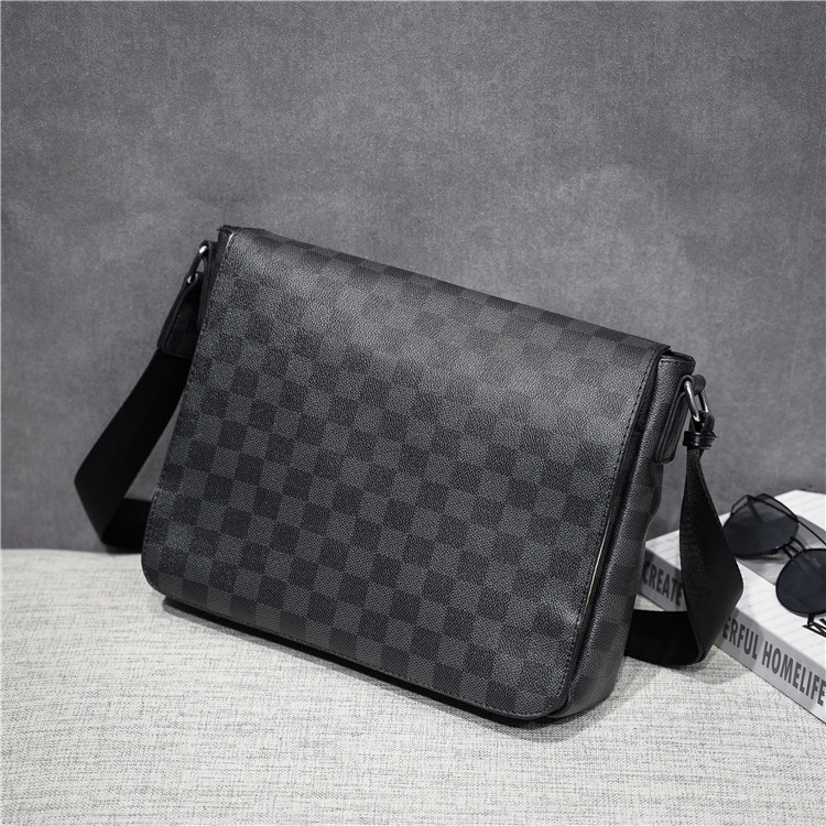 กระเป๋าสะพายข้างผู้ชาย กระเป๋าหนังผู้ชาย รหัส A023