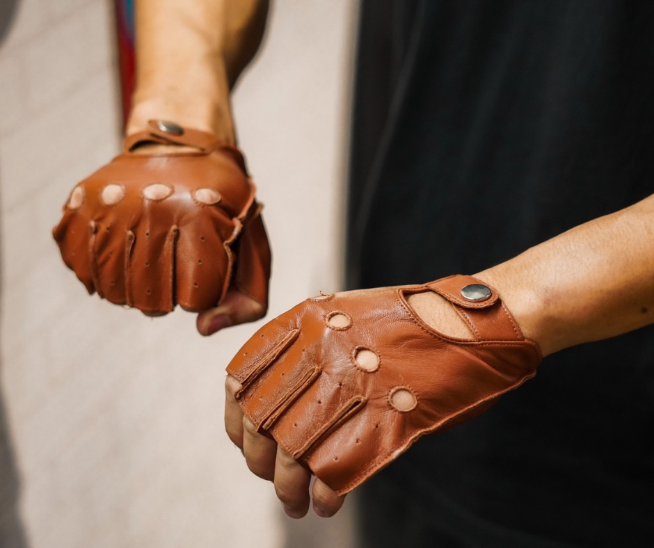 ถุงมือหนังแกะ Dassy Ride น้ำตาลอ่อน (กรุณาสอบถามไซส์ก่อนสั่งซื้อ)