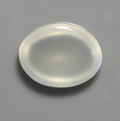 มูนสโตนหรือมุกดาหารเหลือบฟ้า (Blue sheen Moonstone) 2.66 กะรัต เหลือบฟ้าชัด รูปไข่