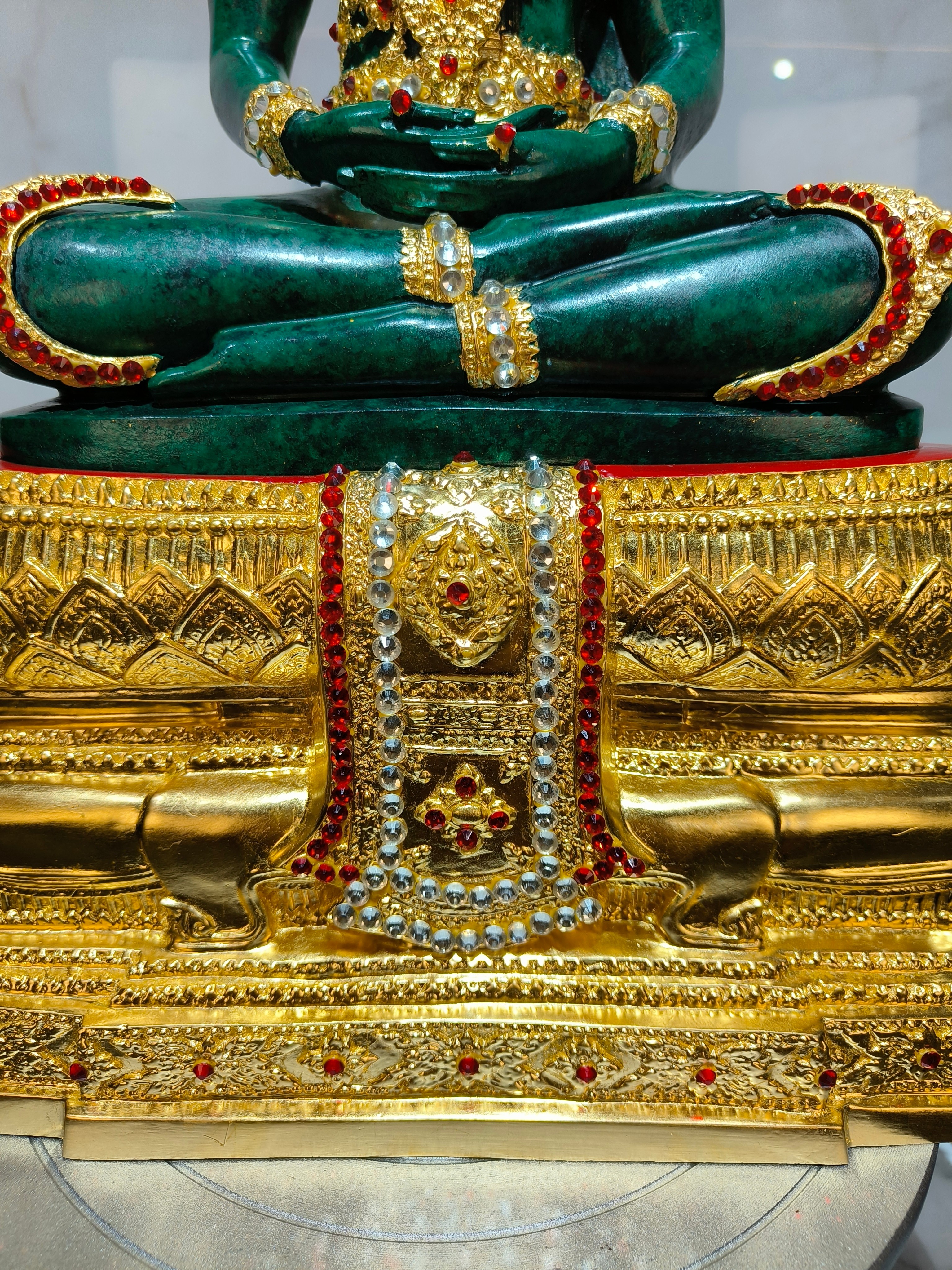 พระพุทธรูป พระแก้วมรกต ทรงเครื่องฤดูร้อน หน้าตัก 9 นิ้ว