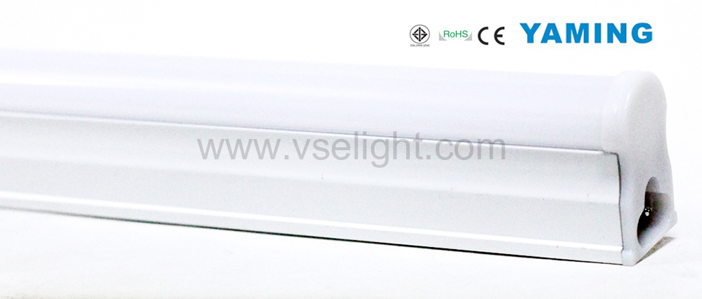ชุดราง T5 LED 12W Yaming แสง Daylight ความยาว 90 cm. ลดราคาพิเศษ