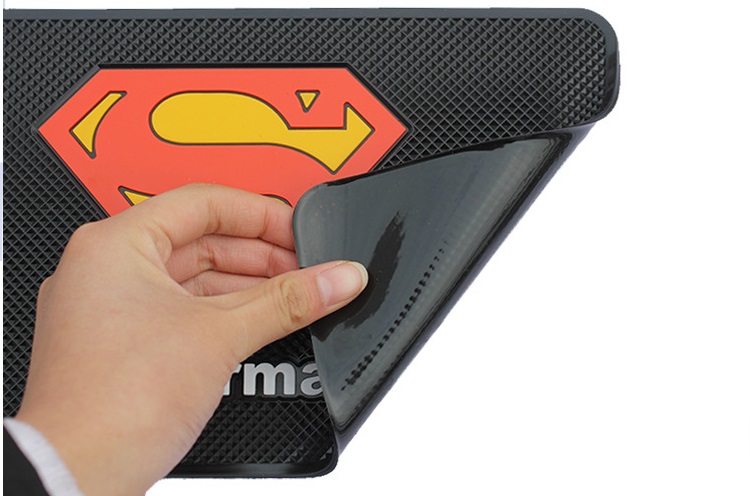 MUISUNGSHOP แผ่นยางกันลื่นวางหน้ารถ Non-slip dash mat ลาย superhero