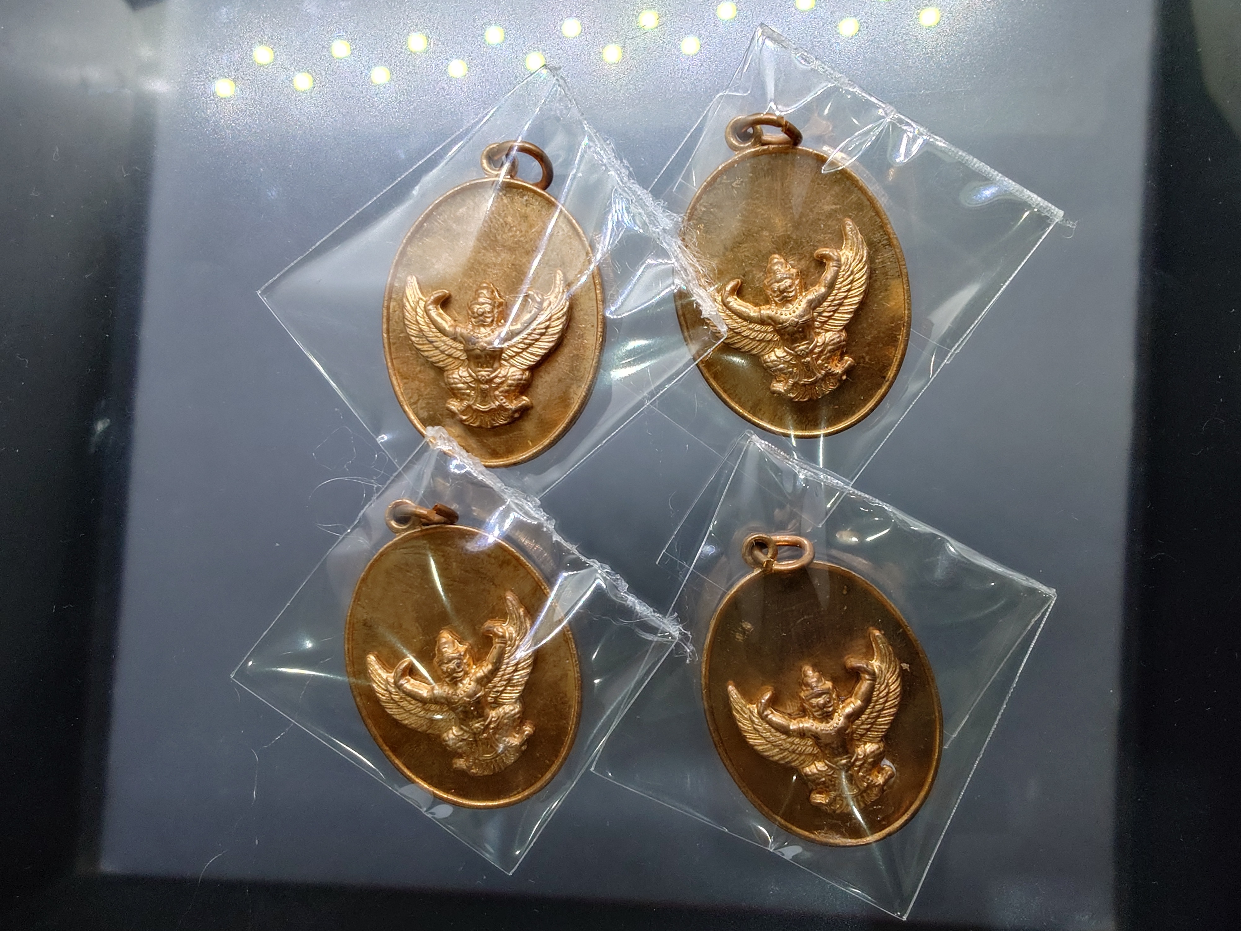 พญาครุฑ หัวใจเศรษฐี เนื้อทองแดง หลวงพ่อวราห์ วัดโพธิทอง บางมด ปี 2552