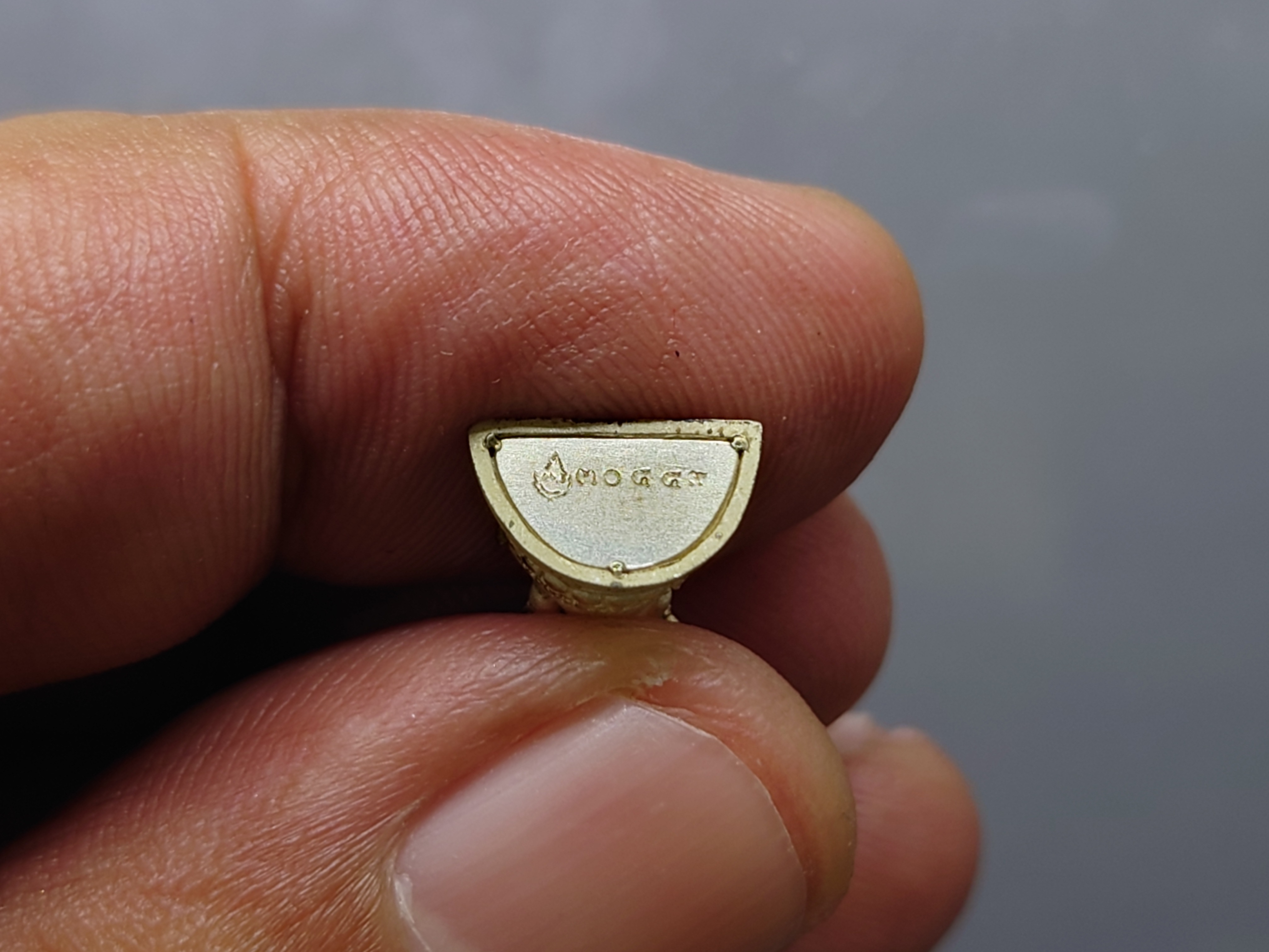 พระแก้วมรกต กรมสรรพสามิต เนื้อเงิน ขนาดสูง 1.7 เซน กรมสรรพสามิต สร้าง ในพระบรมราชานุญาต ปี2550 ตลับเดิม กล่องเดิม