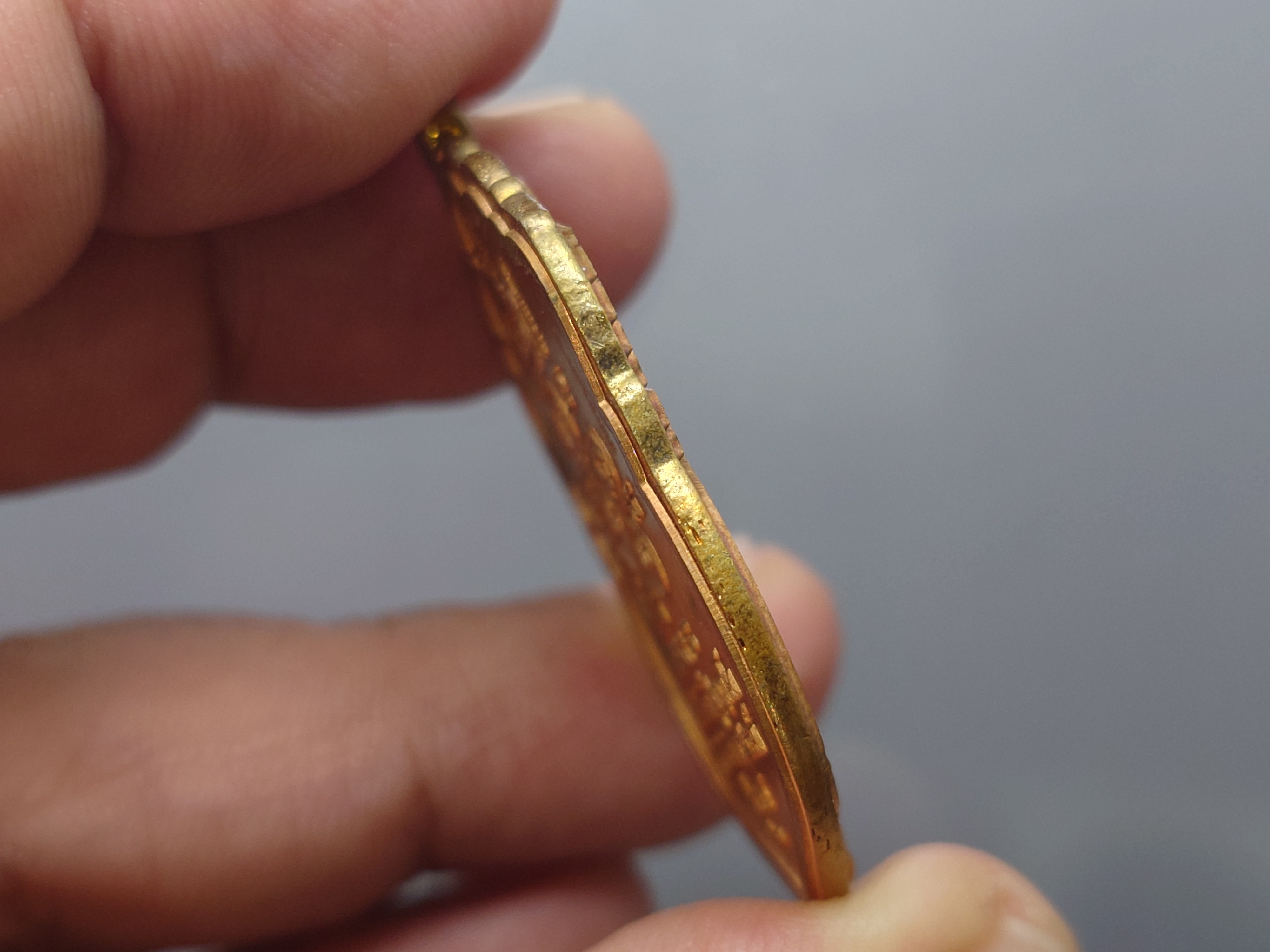 เหรียญไตรมาศ 63 พิมพ์เสมาเสือคาบแก้ว (ชุดกรรมการ) (ป๋อง สุพรรณ) เนื้อทองแดงไม่ตัดปีกลงยา หลวงพ่อพัฒน์ วัดห้วยด้วน โคท ๒๖๕๗