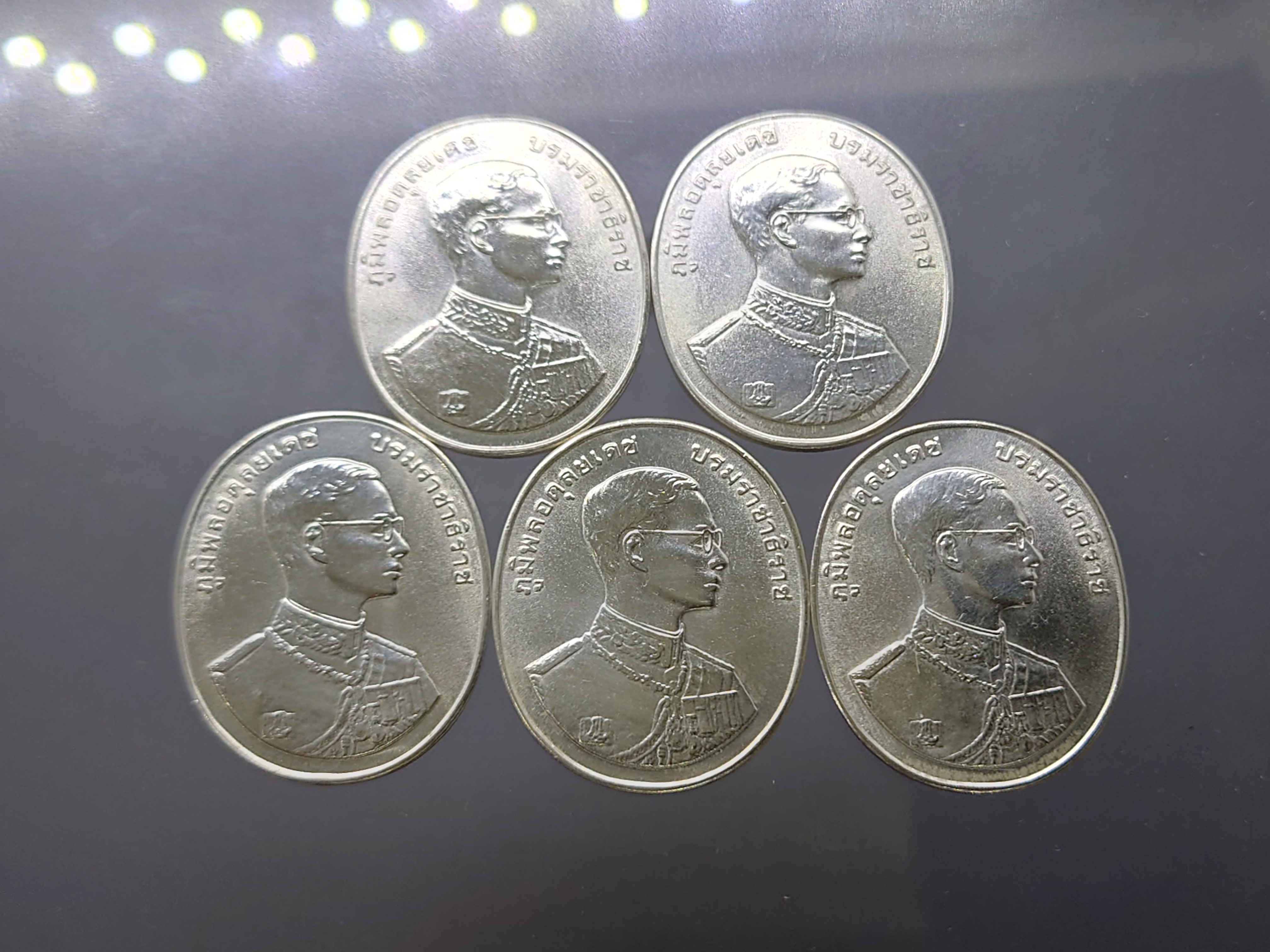เหรียญพระพุทธปัญจภาคี หลังรัชกาลที่9 เนื้อเงิน พิมพ์ใหญ่ ครบชุด 5 เหรียญ พร้อมกล่อง