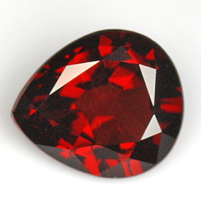 **ขายแล้ว**โกเมนสีเเดงอมม่วงหรือโรโดไลท์ (Rhodolite Garnet) 1.66 กะรัต สีเข้ม รูปร่างดี ไฟดี