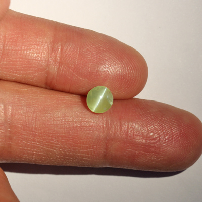 คริสโซเบริลตาแมวหรือไพฑูรย์ (Cat's eye Chrysoberyl) 1.30 กะรัต จากอินเดีย