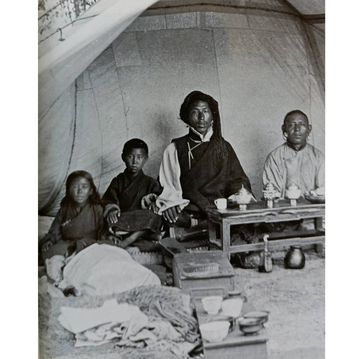 Riverbooks หนังสือสือประวัติศาสตร์ : Tibet and her neighbours