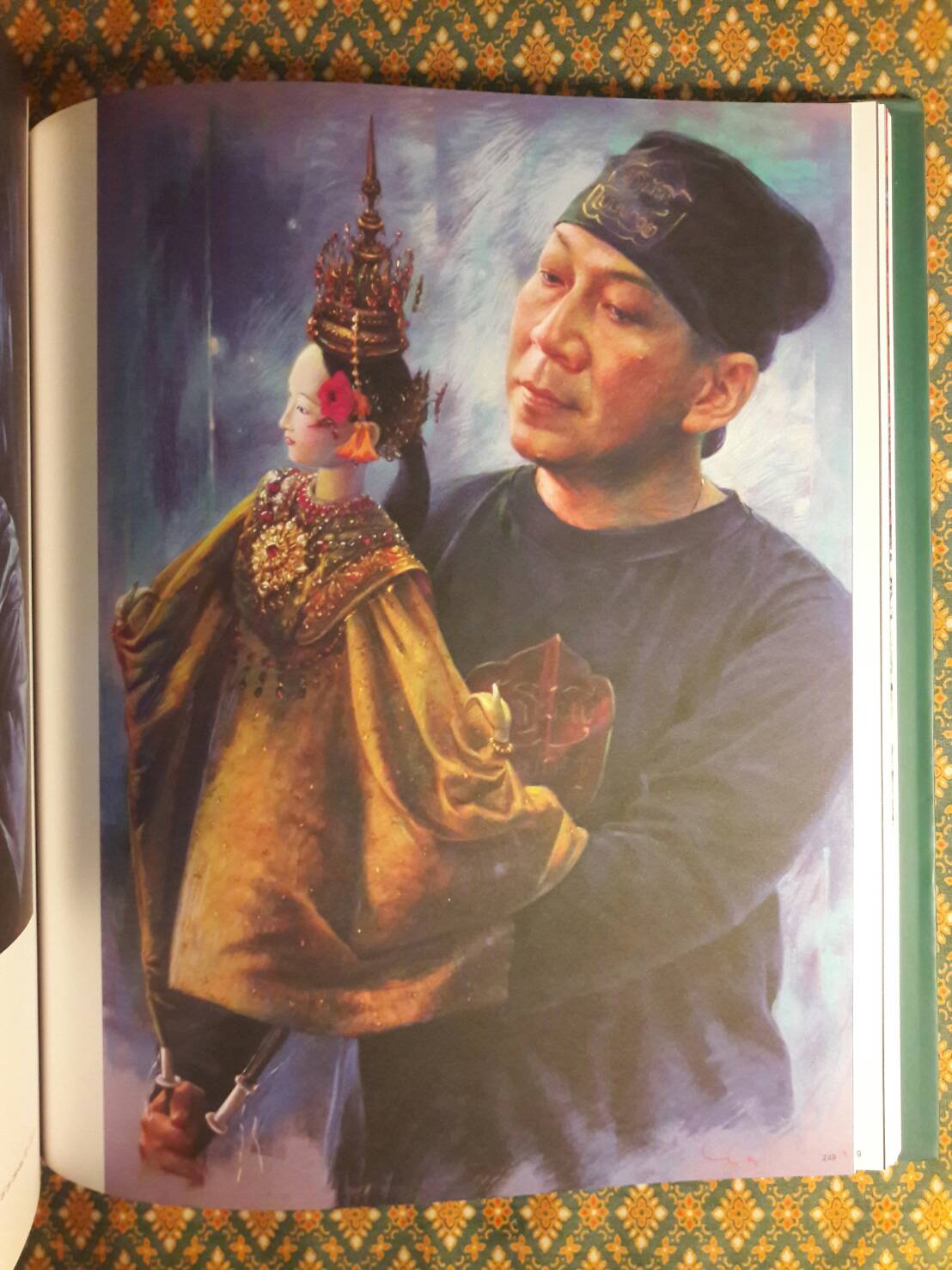 ออมศิลป์ Art Collection of Dr. Wudhipong Kittitanasuan ฉบับสองภาษาไทย-อังกฤษ