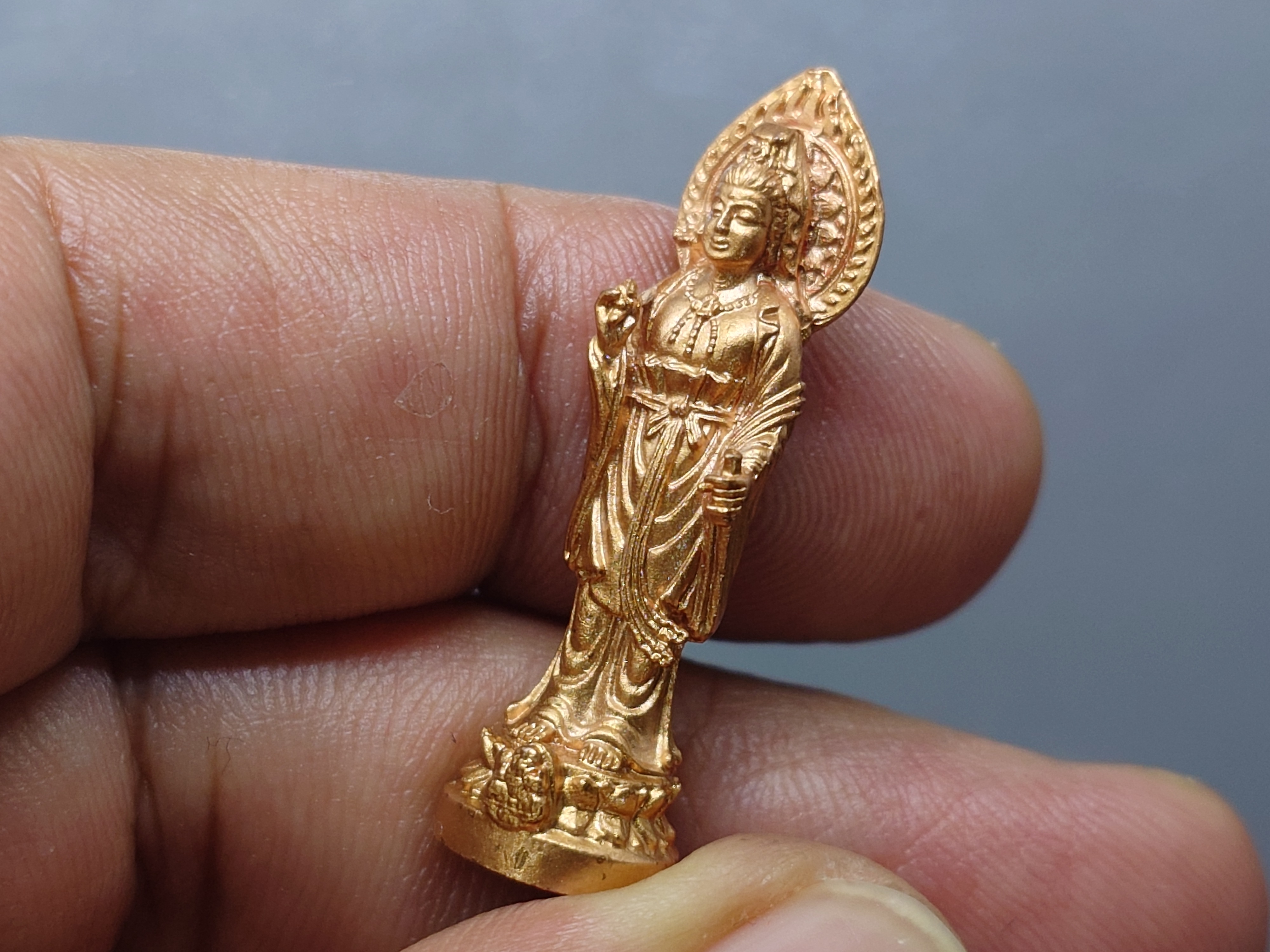 พระโพธิสัตว์อวโลกิเตศวร เจ้าแม่กวนอิม เนื้อกาหลั่ยนาค รุ่นฉลองปีกาญจนาภิเษก พิธีพุทธาภิเษก อ.หาดใหญ่ จ.สงขลา ปี2540