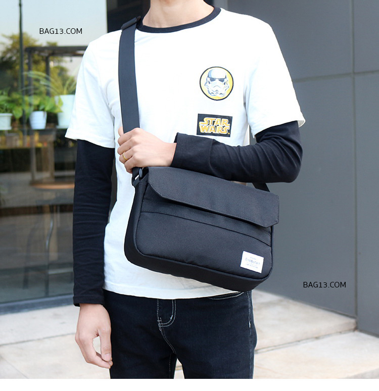 กระเป๋าสะพายข้างผู้ชาย รหัส A019