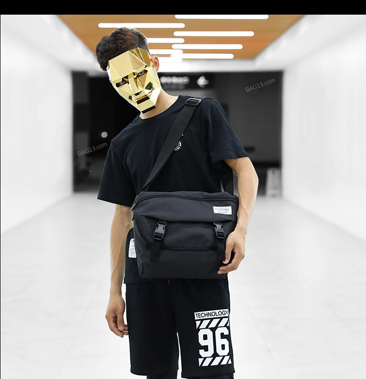 กระเป๋าสะพายข้างผู้ชาย รหัส A021