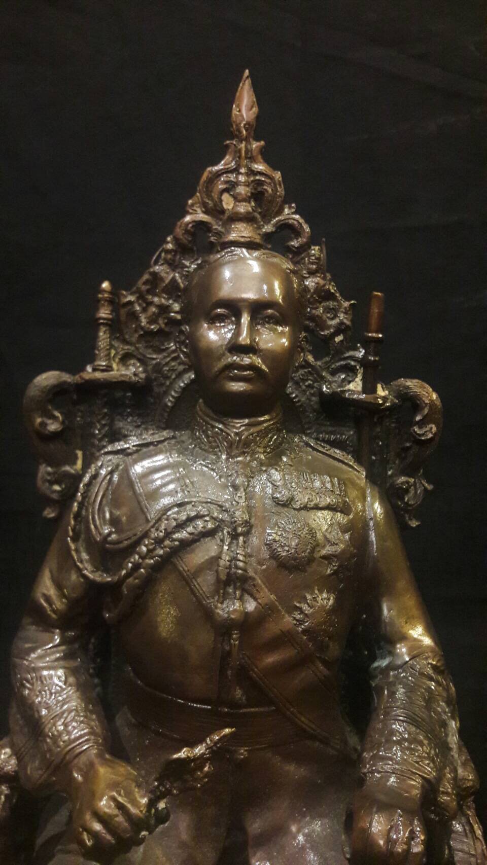 พระบรมรูปหล่อในหลวง รัชกาลที่ 5 ร.5 รุ่น องค์นั่งบังลัง โรงเรียนนายร้อยพระจุลจอมเกล้า ปี 2529