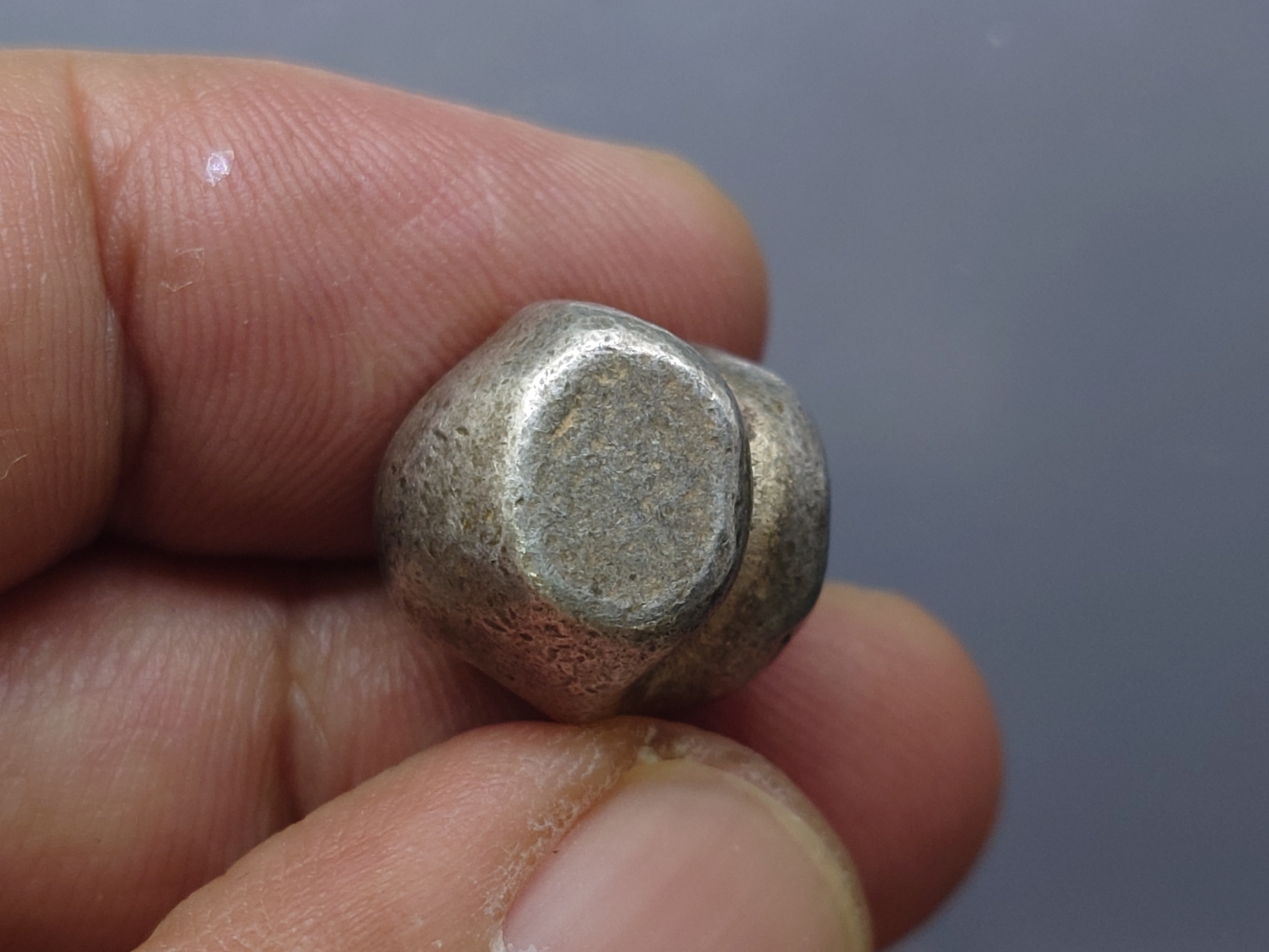 พดด้วง ขนาด 1 บาท ตราอุณาโลม รัชการที่ 1 สภาพสวย น้ำหนักดี