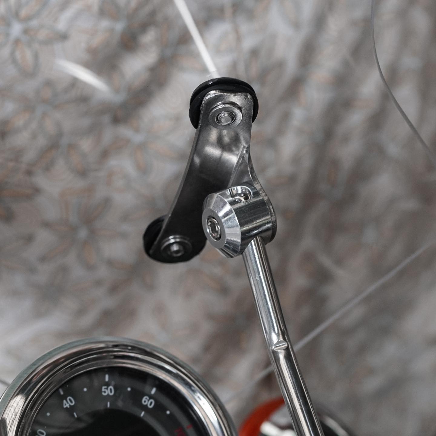 ชิวหน้า ไฟกลม ทรงสูง 47 ซม. สีใส