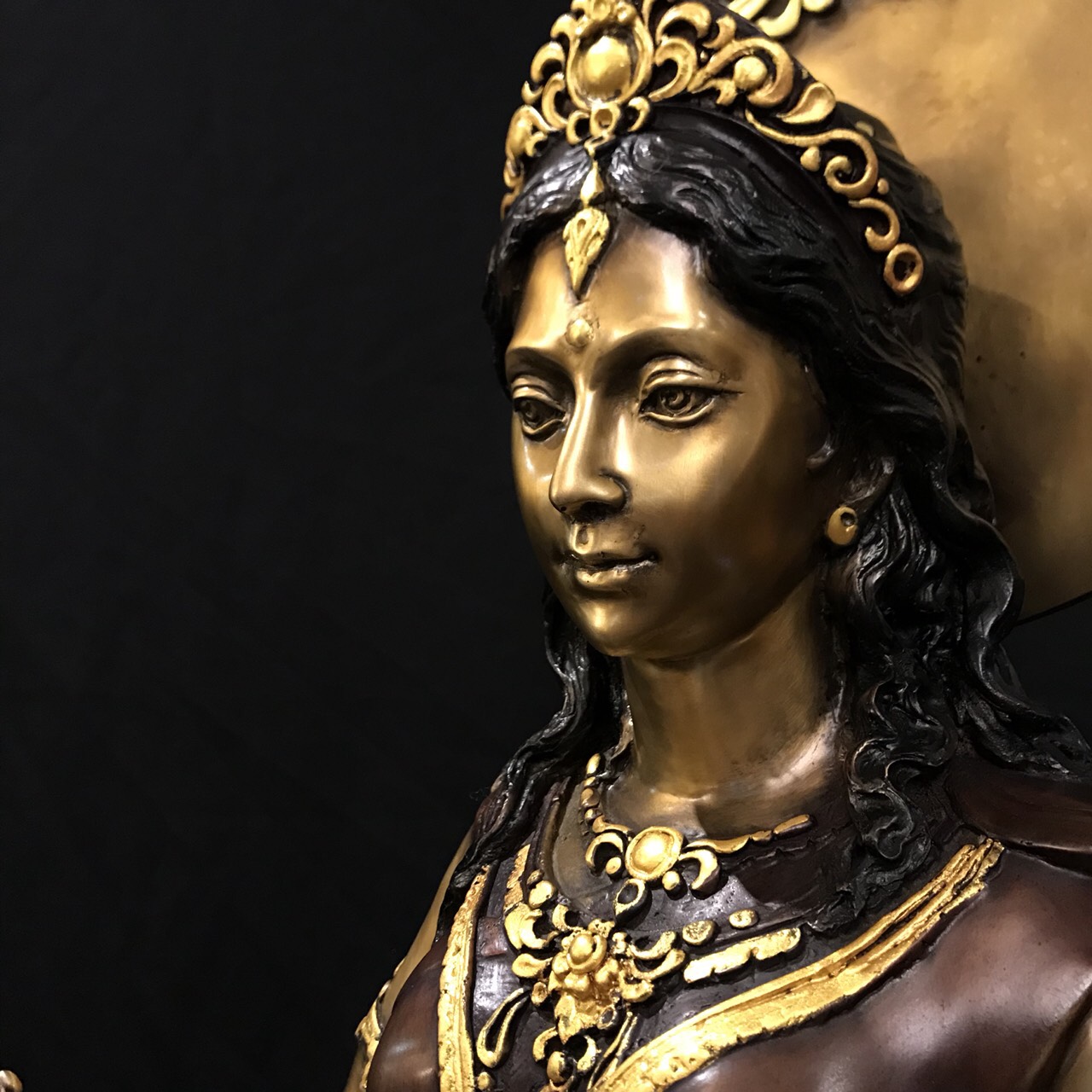 รูปหล่อพระแม่อุมาเทวี สูง 1 เมตร เนื้อทองแดง ตอกเลข หล่อโบราณ ทำสีพิเศษ