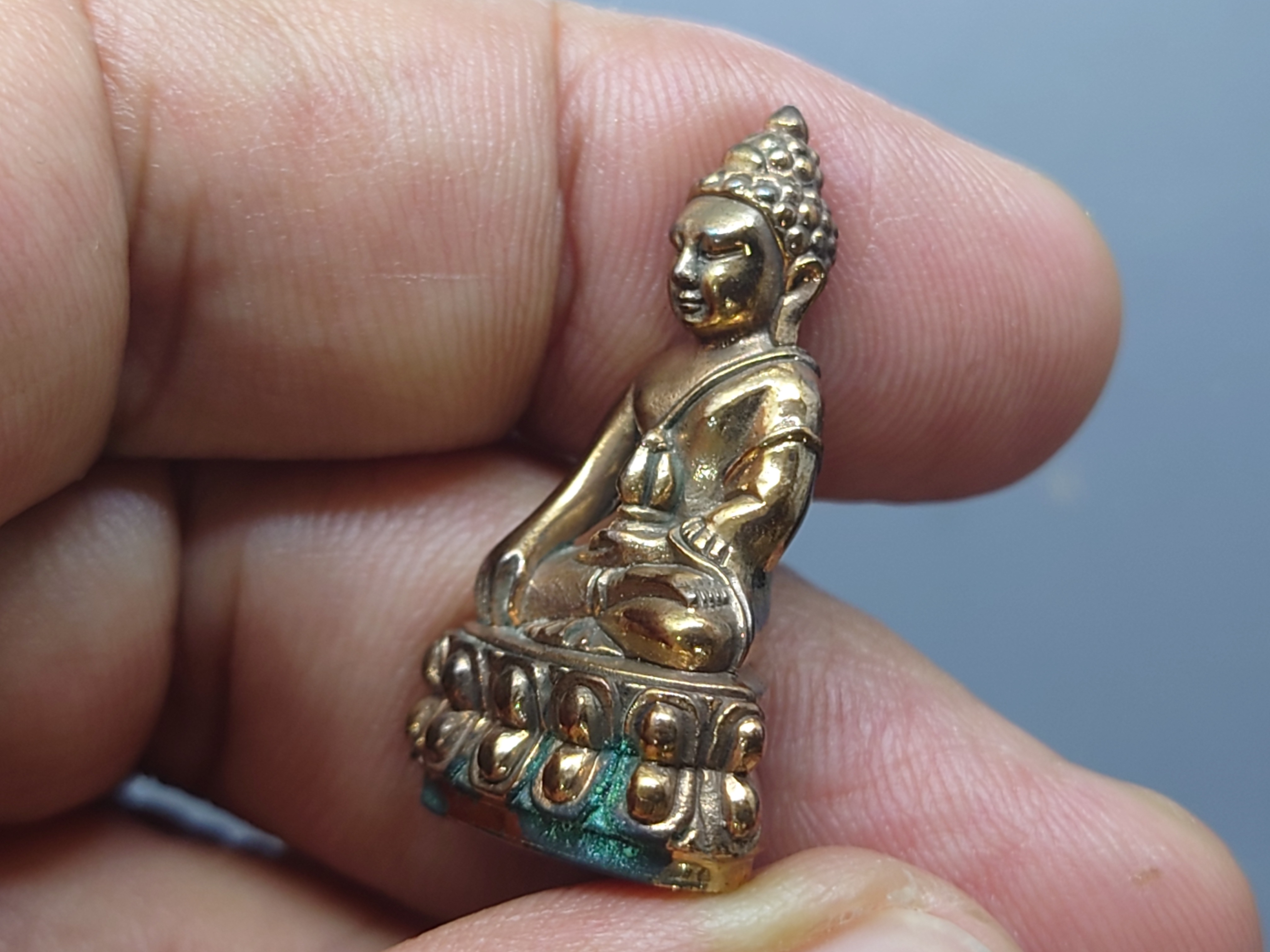 พระกริ่งญาณวเรศ (กริ่งปวเรศน้อย) ฐานบรรจุพระเกศาและจีวร เนื้อนวโลหะ พิม์ใหญ่ สมเด็จพระญาณสังวรฯ ทรงเจริญพรรษา 100 ปี วัดบวรนิเวศวิหาร ปี2556 พร้อมกล่องเดิม