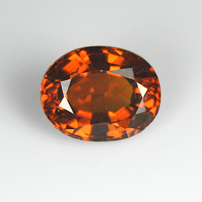 โกเมนสีส้มหรือสเปซซาไทท์ (Spessartite Garnet) 0.53 กะรัต สีส้ม เม็ดเล็กน่ารัก