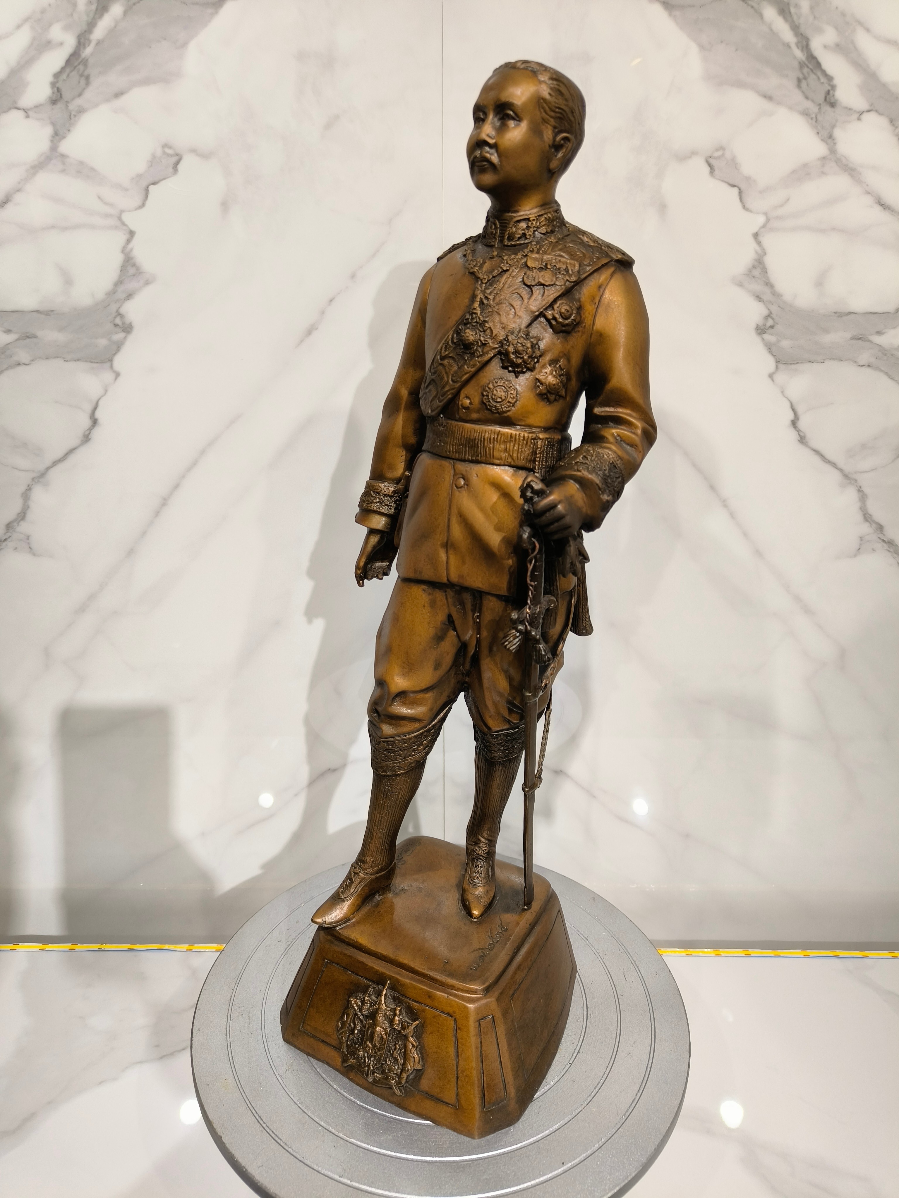 รูปหล่อ รัชกาลที่ 5 ร.5 หน้าตัก 9" พระบาทสมเด็จพระจุลจอมเกล้าเจ้าอยู่หัว สมเด็จพระปิยมหาราช